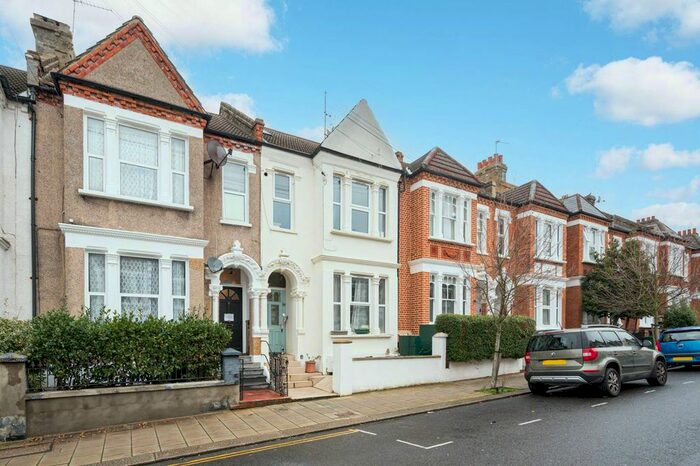 1 Bedroom Flat For Sale In Kingscourt Road, Streatham Hill, London, SW16