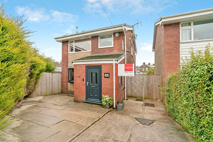 3 Bedroom Detached House For Sale In Tarvin Close, Briercliffe, Burnley, Lancashire, BB10