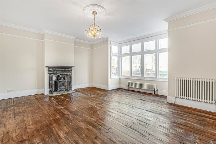 2 Bedroom Maisonette To Rent In Worple Road, London, SW20