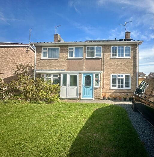 2 Bedroom House To Rent In Bradden Street, PE3