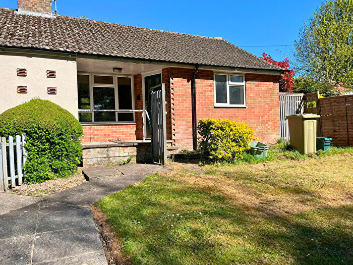 1 Bedroom Semi-Detached Bungalow For Sale In The Granthams, Lambourn, RG17