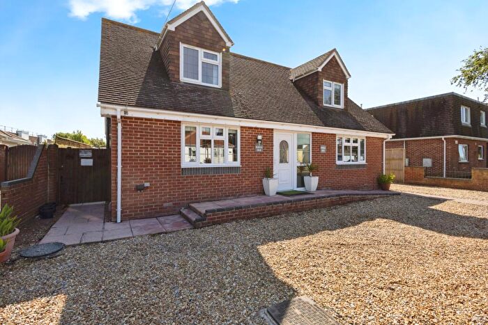 4 Bedroom Detached House For Sale In Marshall Road, Hayling Island, PO11