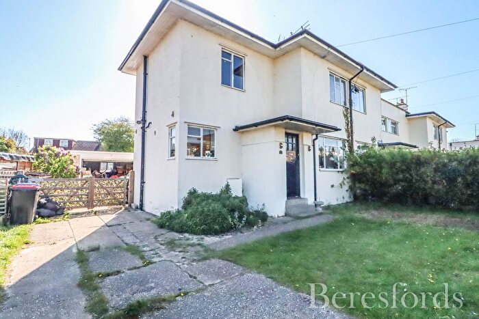 3 Bedroom Semi-detached House For Sale In Francis Way, Silver End, CM8