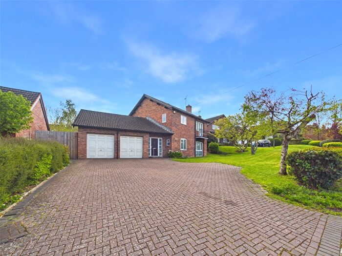 4 Bedroom Detached House For Sale In Stroud Road, Tuffley, Gloucester, Gloucestershire, GL4