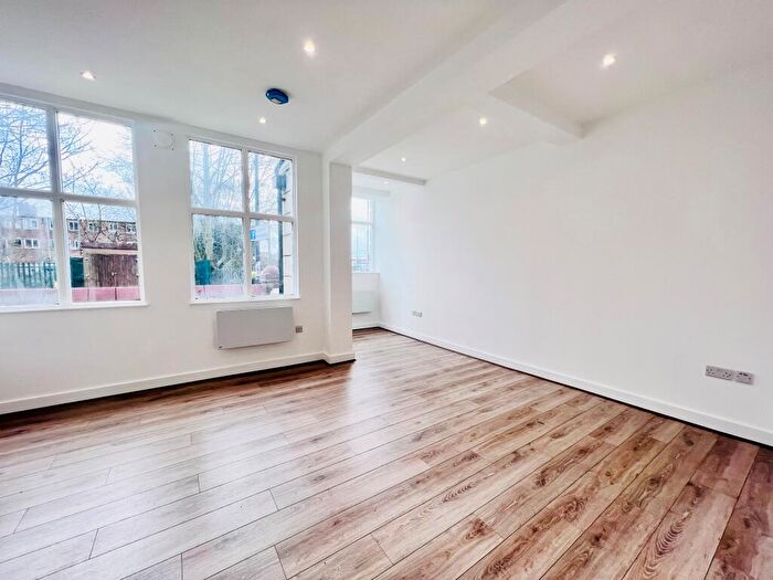 2 Bedroom Apartment To Rent In Railway Road, Urmston, M41