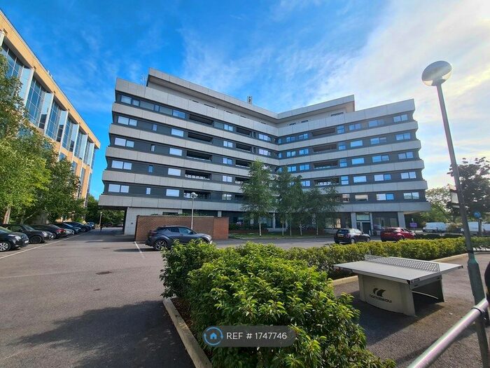 2 Bedroom Flat To Rent In Elstree House, Borehamwood, WD6