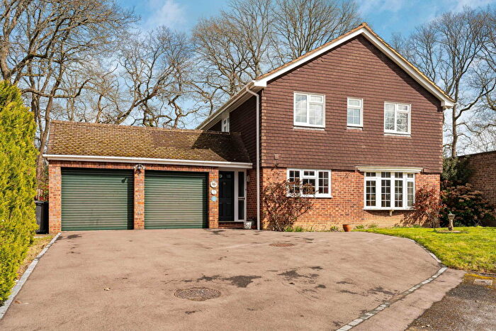 4 Bedroom Detached House For Sale In Broad Walk, Cranleigh, GU6