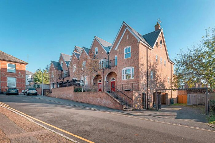 4 Bedroom Town House To Rent In Stuart Road, High Wycombe, HP13