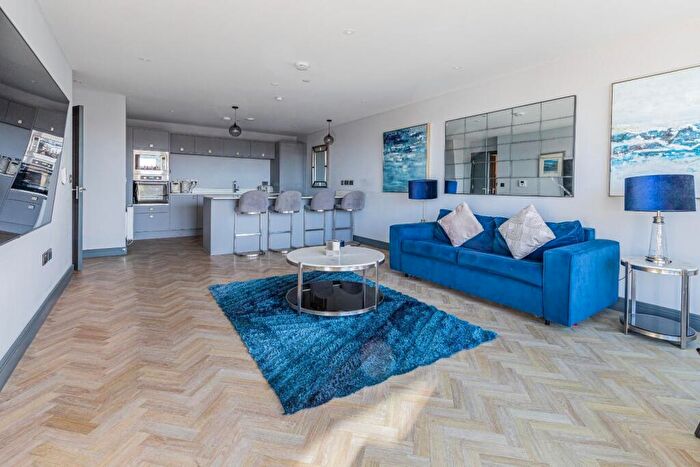 2 Bedroom Apartment For Sale In The Moorwell, Windsor Road, Penarth, CF64
