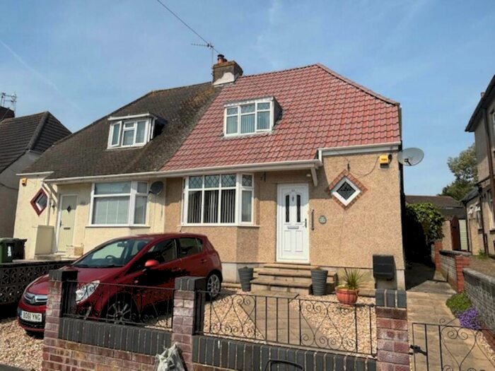 4 Bedroom Semi-Detached House To Rent In Mackie Avenue, Filton, Bristol, BS34