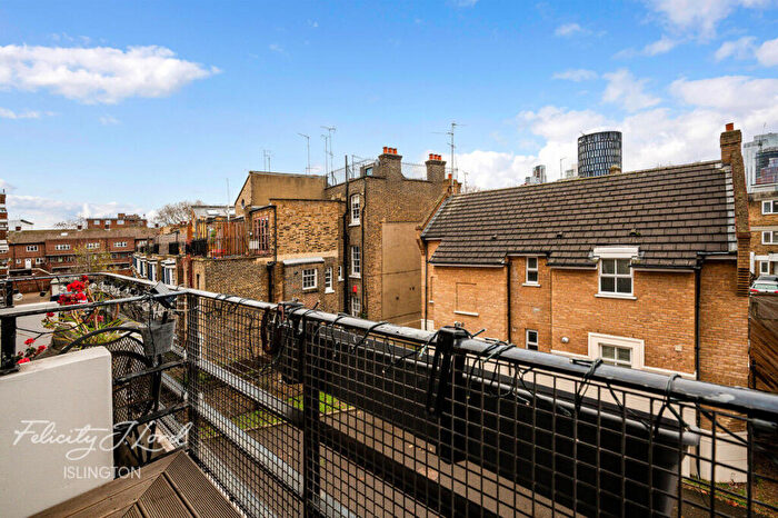 2 Bedroom Flat For Sale In Bevenden Street, London, N1