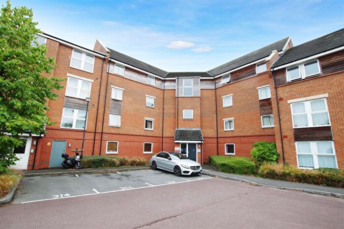2 Bedroom Flat To Rent In Chain Court, Old Town, Swindon, SN1