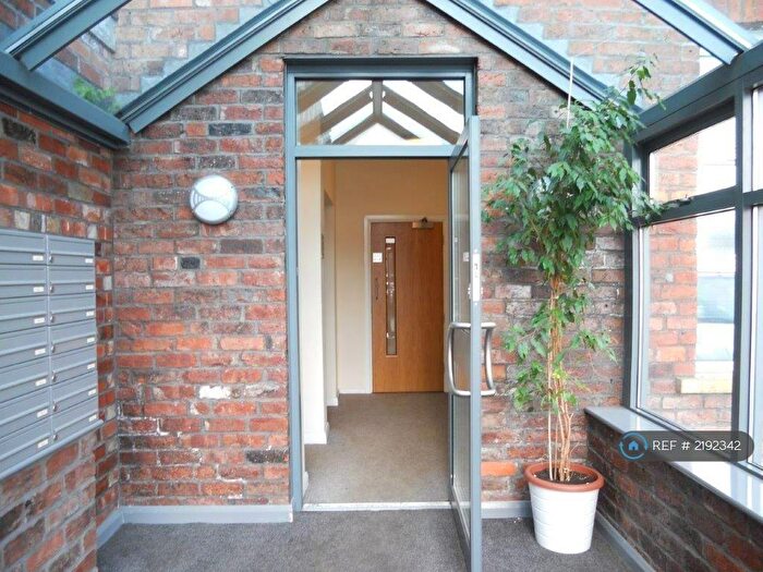 1 Bedroom Flat To Rent In Commercial Street, Morley, LS27