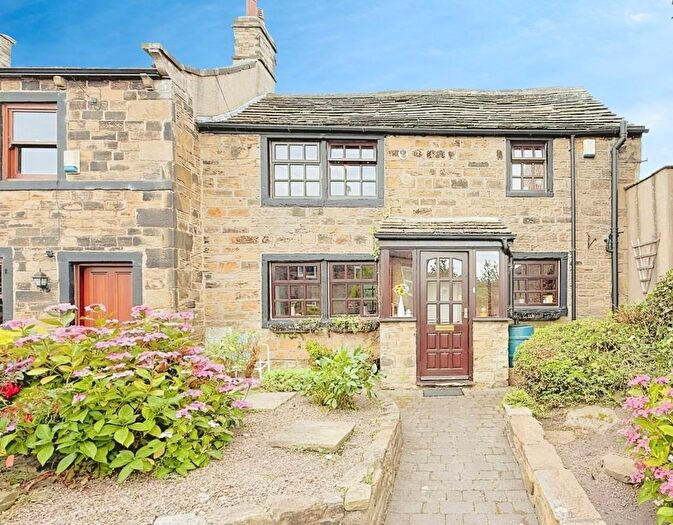 3 Bedroom End Of Terrace House For Sale In Fartown, Pudsey, LS28