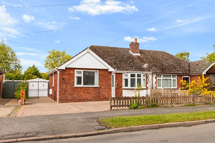 3 Bedroom Bungalow For Sale In Enfield Avenue, New Waltham, Grimsby, DN36