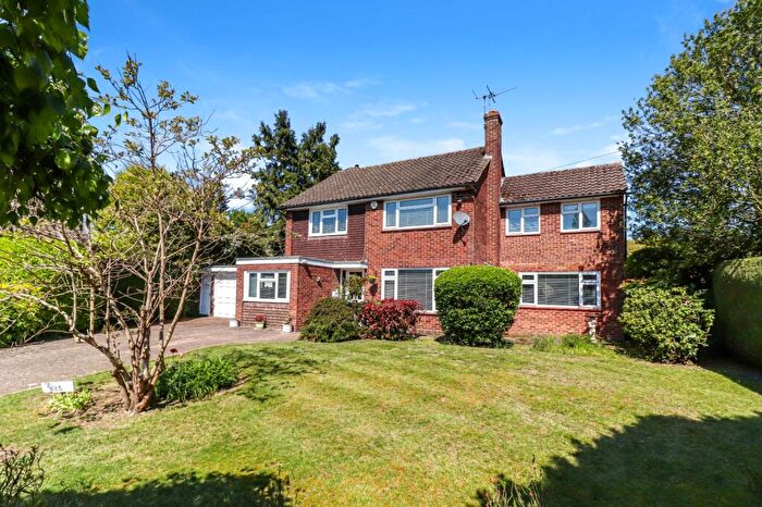4 Bedroom Detached House For Sale In Tilsworth Road, Beaconsfield, Buckinghamshire, HP9