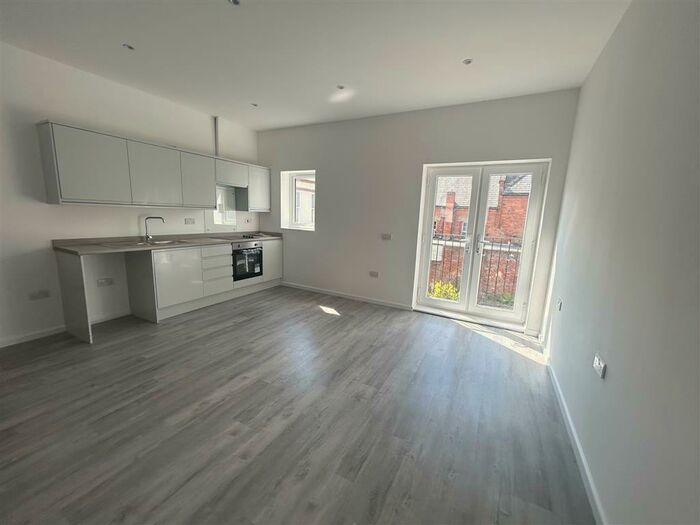 1 Bedroom Flat To Rent In Market Place, Bawtry, Doncaster, DN10