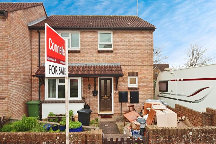 3 Bedroom End Of Terrace House For Sale In Lavers Close, Bristol, BS15