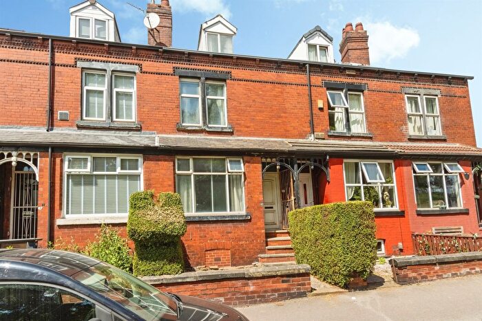 4 Bedroom Terraced House For Sale In East Park Parade, Leeds, LS9
