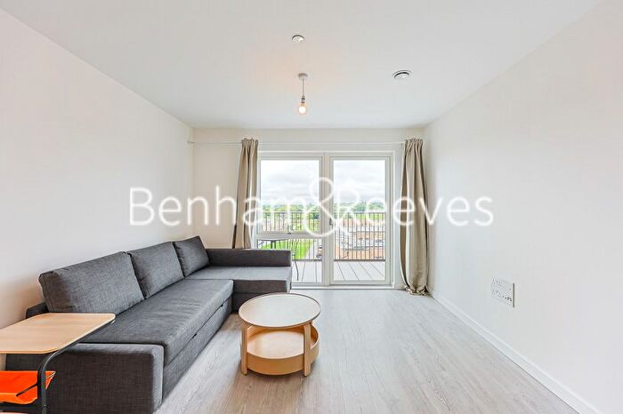 1 Bedroom Flat To Rent In Donovan Way, Harrow, HA1