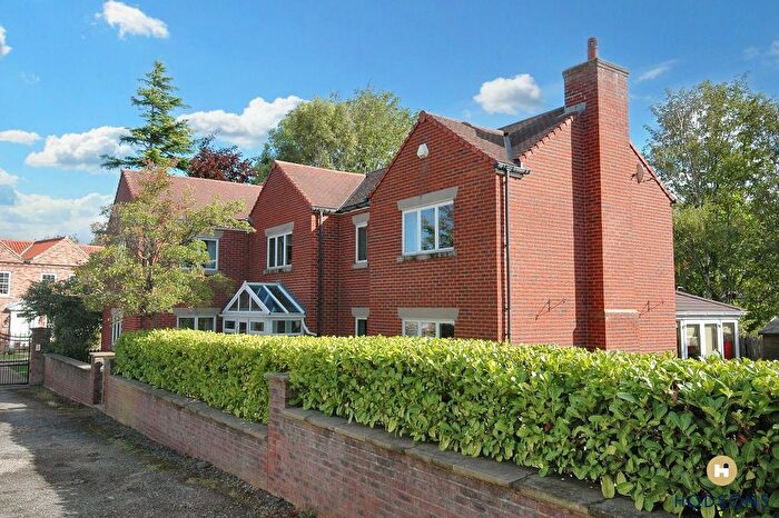 4 Bedroom Detached House For Sale In Greenside, Walton, WF2
