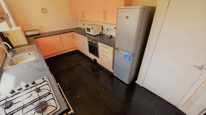 4 Bedroom House To Rent In Langdale Gardens, LS6