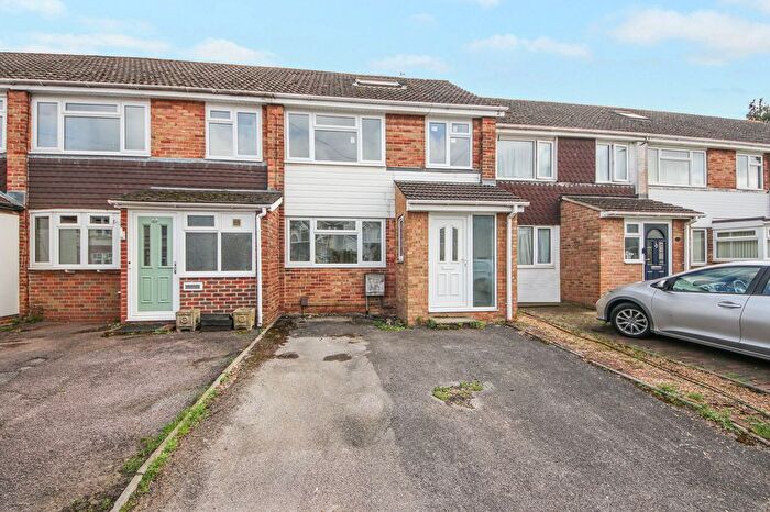 3 Bedroom Terraced House For Sale In Manor Farm Road, Bitterne Park, SO18