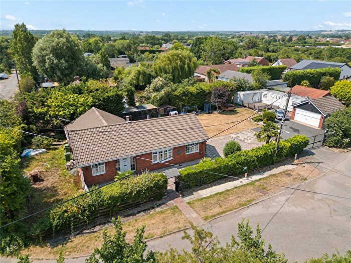 3 Bedroom Detached Bungalow For Sale In Meadow Way, Wickford, Essex, SS12