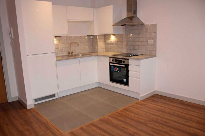 1 Bedroom Flat To Rent In - Trinity Road, Dudley, DY1