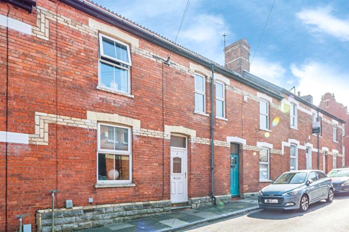 2 Bedroom Terraced House For Sale In Machen Street, Penarth, CF64