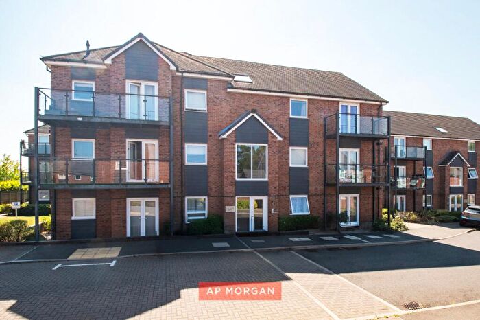 2 Bedroom Penthouse For Sale In Cadet Drive, Shirley, Solihull, West Midlands, B90