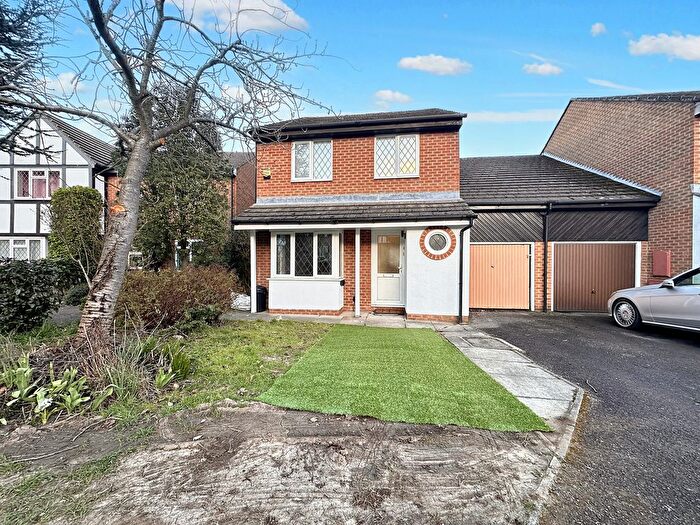 4 Bedroom Semi-Detached House To Rent In Brearley Close, Uxbridge, Greater London, UB8