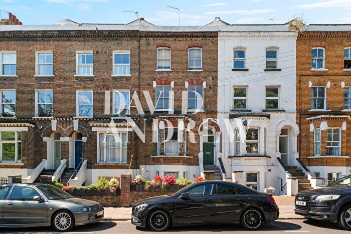 2 Bedroom Flat To Rent In St. Thomas's Road, London, N4