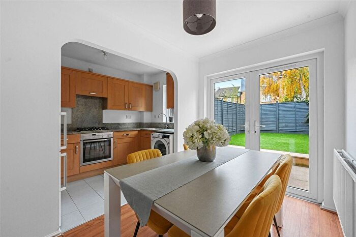 2 Bedroom Detached House For Sale In Alpine Grove, Hackney, London, E9