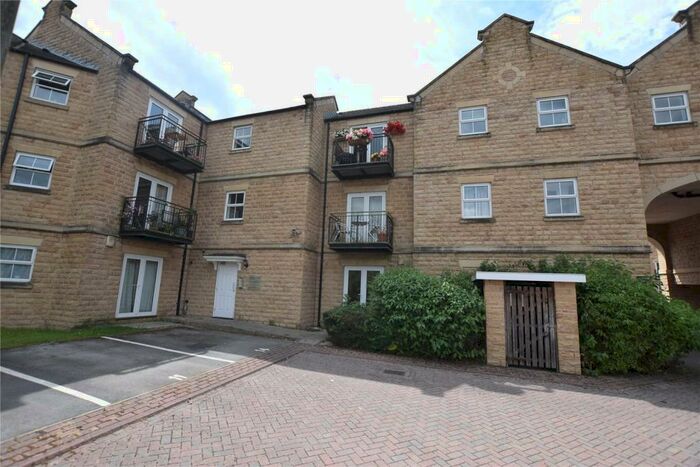 2 Bedroom Apartment To Rent In Canalbank View, Waterside Mews, Rodley, Leeds, LS13