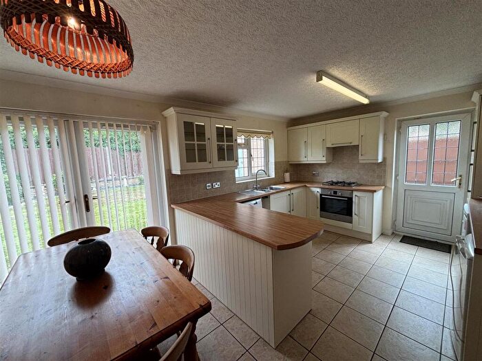 2 Bedroom Detached Bungalow For Sale In Foresters Close, Glenfield, Leicester, LE3
