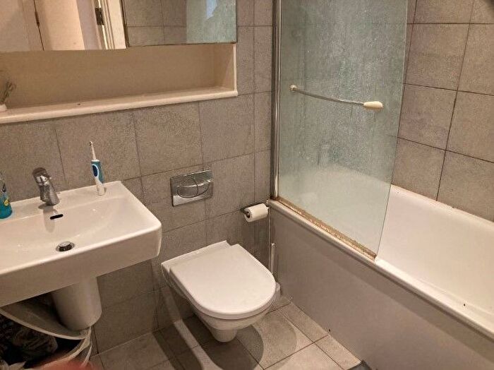 2 Bedroom Flat For Sale In Flat Madison Building, Blackheath Road, London, SE10