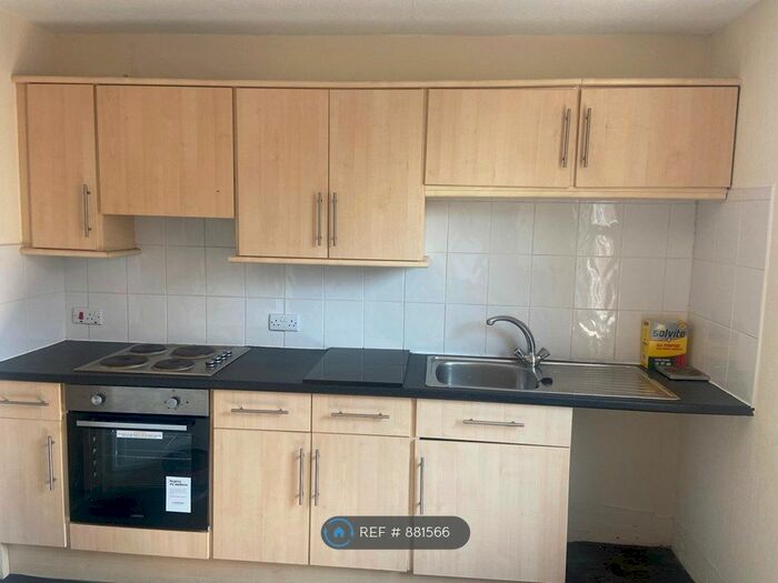 2 Bedroom Flat To Rent In Howard Road, Llandudno, LL30