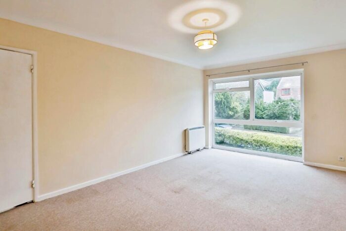 2 Bedroom Flat For Sale In Guest Avenue, Poole, Dorset, BH12