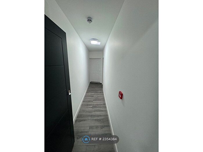 1 Bedroom Flat To Rent In London Road, Morden, SM4