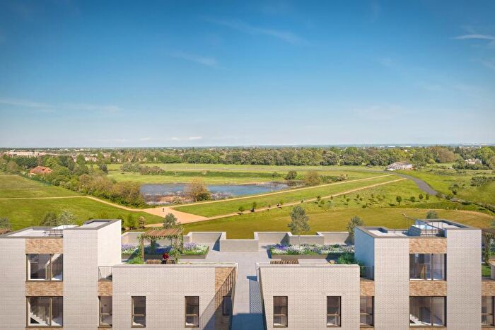 3 Bedroom Apartment For Sale In Eddington Avenue, Cambridge, CB3