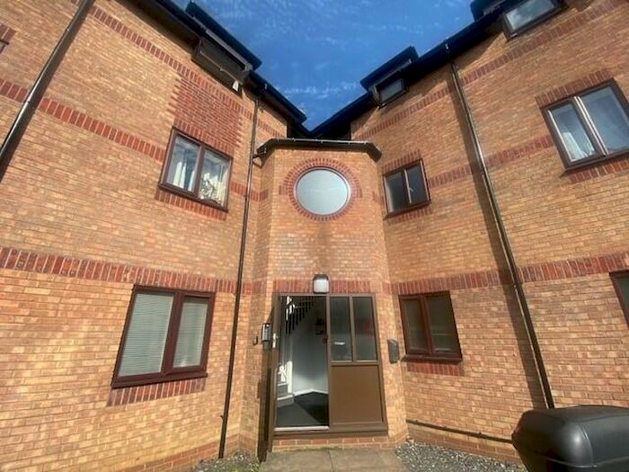 2 Bedroom Flat To Rent In Barnes Court, Whitley Mead, Stoke Gifford, BS34