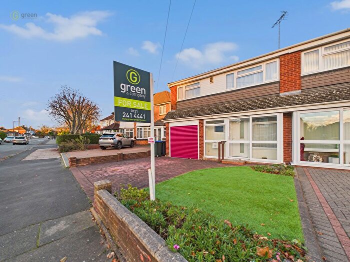 3 Bedroom Semi-Detached House For Sale In Green Lane, Great Barr, Birmingham, B43