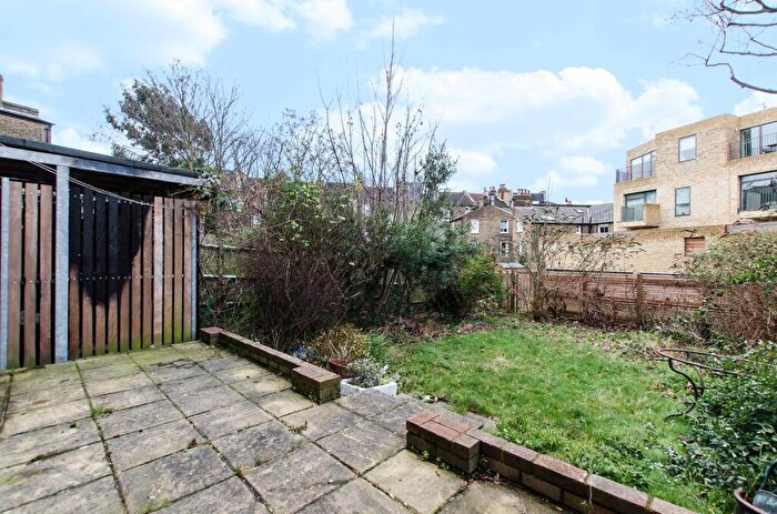 3 Bedroom Maisonette To Rent In Lavender Sweep, Clapham Junction, Clapham Junction, London, SW11