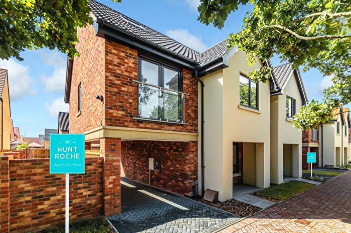 4 Bedroom Terraced House For Sale In Windermere Avenue, Hullbridge, Hockley, Essex, SS5