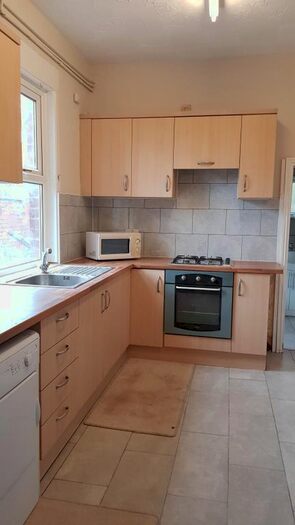 5 Bedroom Semi-Detached House To Rent In St Anns Road, Coventry, West Midlands CV2