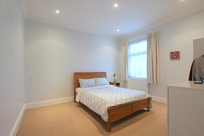 3 Bedroom Maisonette To Rent In Melrose Avenue, London, CR4