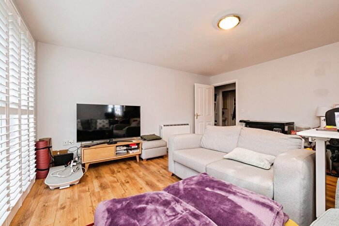 2 Bedroom Flat For Sale In Coniston Avenue, Purfleet-On-Thames, Essex, RM19
