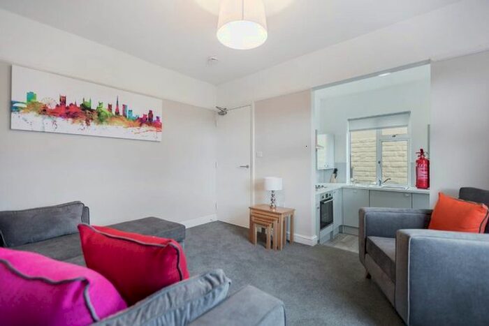 4 Bedroom Semi-Detached House To Rent In Station Road, Filton, Bristol, BS34
