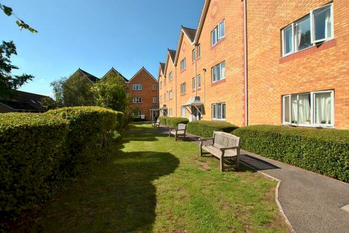 2 Bedroom Flat To Rent In Maxse Road, Bristol, BS4